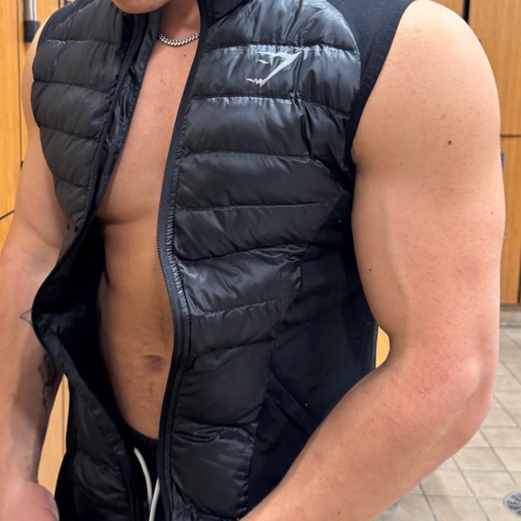 GYMSHARK MEN INSULTED VEST JACKET WARM COAT DOWN POLYESTER QUILTED SLEEVELESS S - Picture 5 of 16